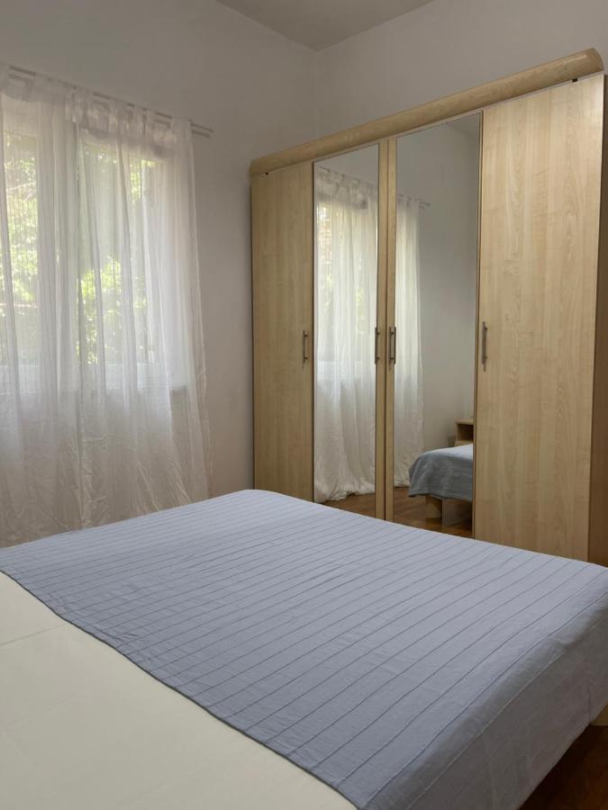 Villa Claudia Beach Apartment Premantura Bagian luar foto