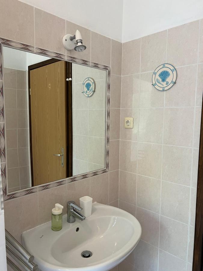 Villa Claudia Beach Apartment Premantura Bagian luar foto